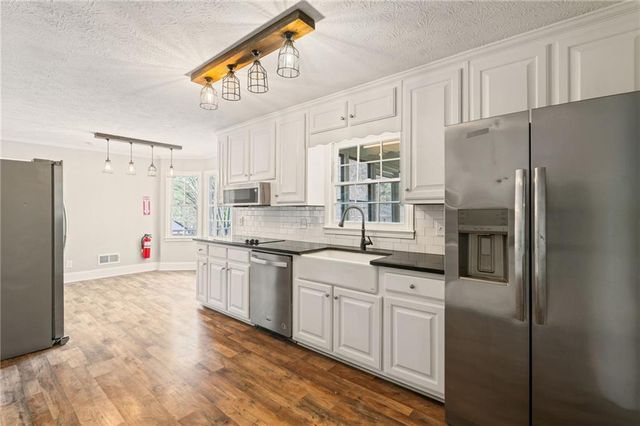 835 Lockriver Way, Lawrenceville, GA 30044