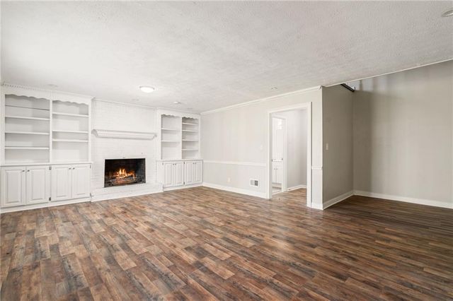 835 Lockriver Way, Lawrenceville, GA 30044