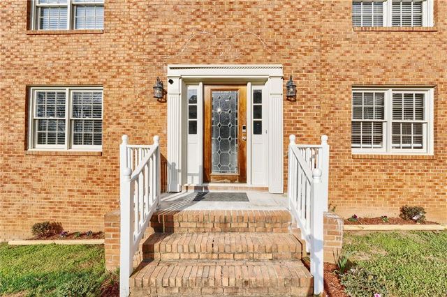 835 Lockriver Way, Lawrenceville, GA 30044