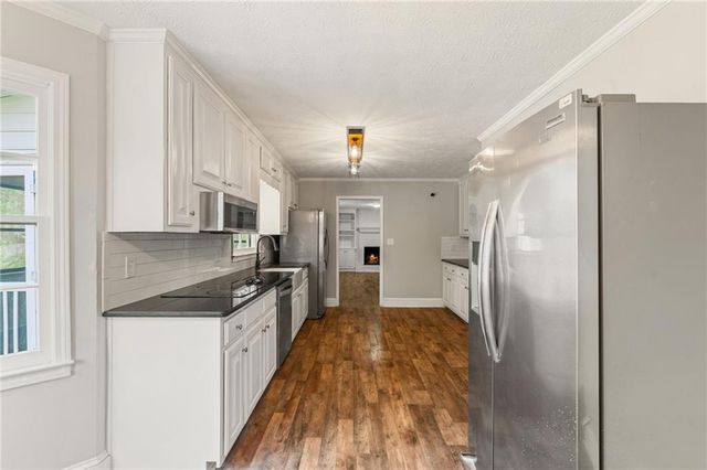 835 Lockriver Way, Lawrenceville, GA 30044