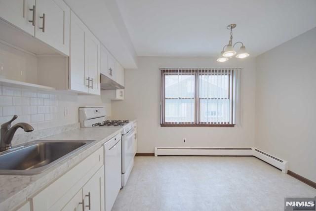 44 Newcomb Road, Tenafly, NJ 07670