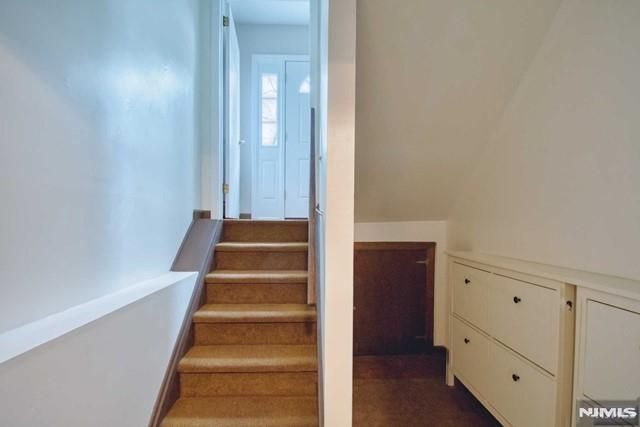 44 Newcomb Road, Tenafly, NJ 07670