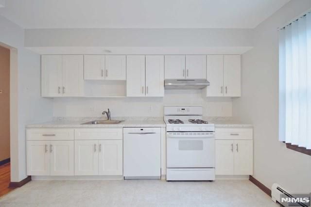44 Newcomb Road, Tenafly, NJ 07670