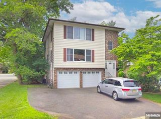 44 Newcomb Road, Tenafly, NJ 07670