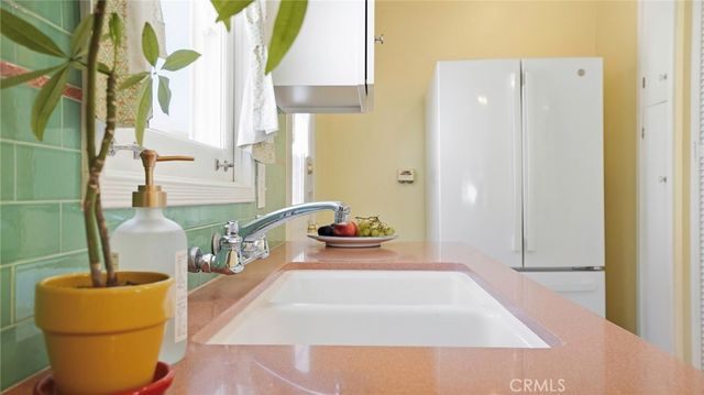 1320 N Kenwood, Burbank, CA 91505