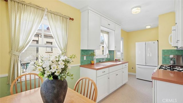 1320 N Kenwood, Burbank, CA 91505