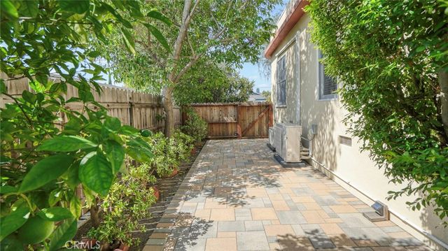 1320 N Kenwood, Burbank, CA 91505