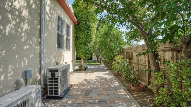 1320 N Kenwood, Burbank, CA 91505