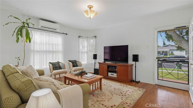 1320 N Kenwood, Burbank, CA 91505