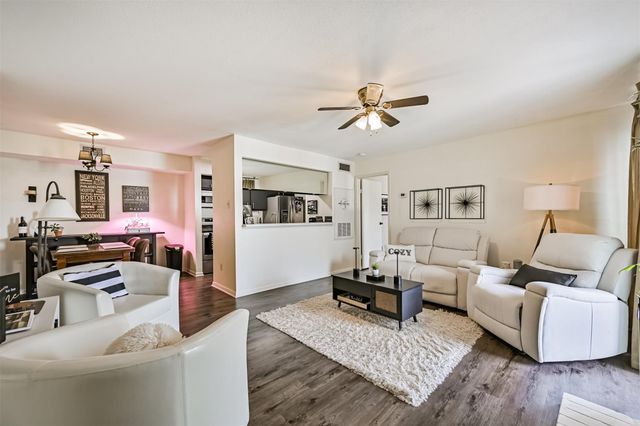 18617 Egret Bay Boulevard 1112, Webster, TX 77058