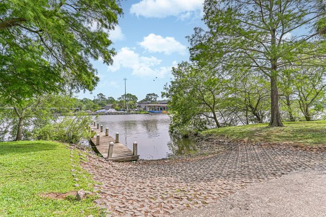 18617 Egret Bay Boulevard 1112, Webster, TX 77058