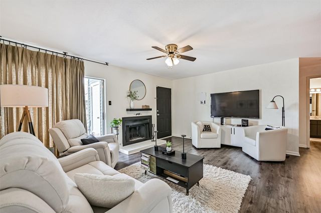 18617 Egret Bay Boulevard 1112, Webster, TX 77058