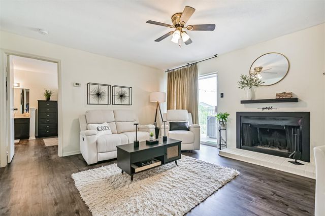18617 Egret Bay Boulevard 1112, Webster, TX 77058