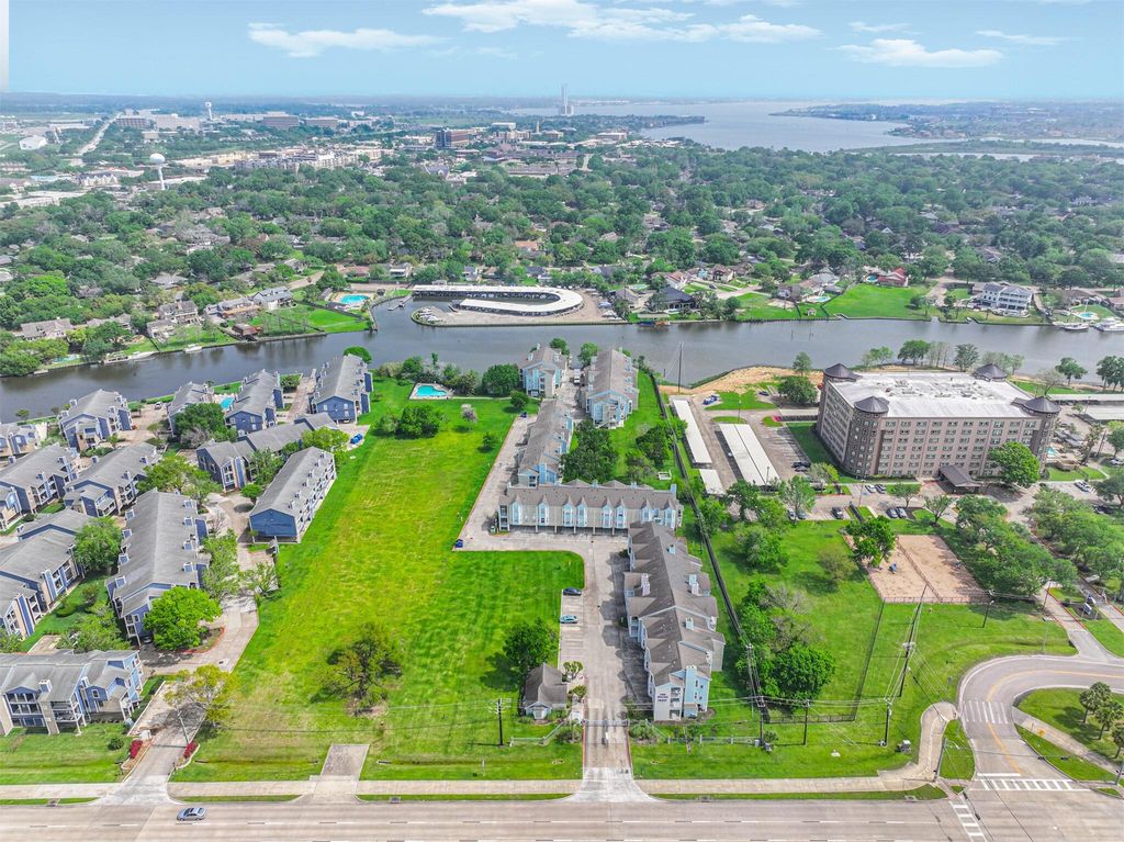 18617 Egret Bay Boulevard 1112, Webster, TX 77058