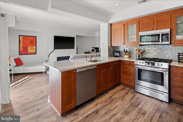 9 CROMWELL CT, Princeton, NJ 08540