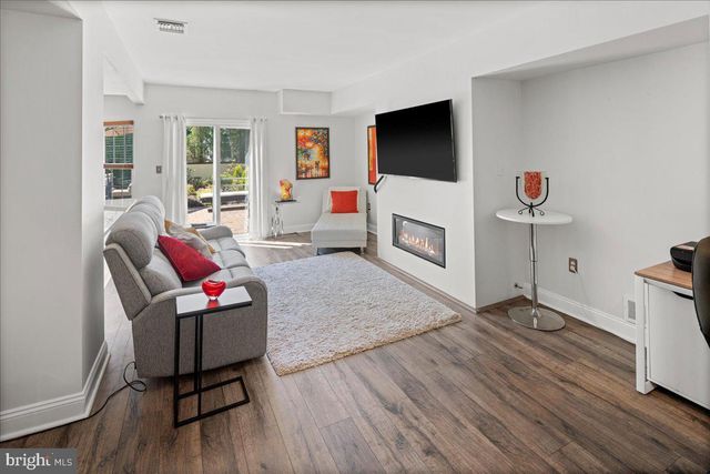 9 CROMWELL CT, Princeton, NJ 08540