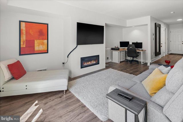 9 CROMWELL CT, Princeton, NJ 08540