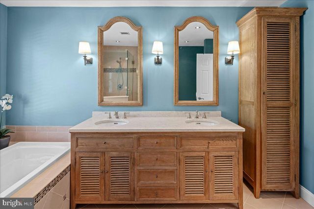 9 CROMWELL CT, Princeton, NJ 08540