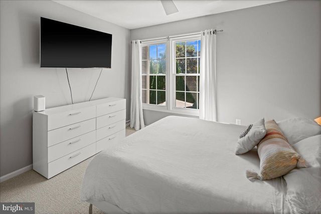 9 CROMWELL CT, Princeton, NJ 08540