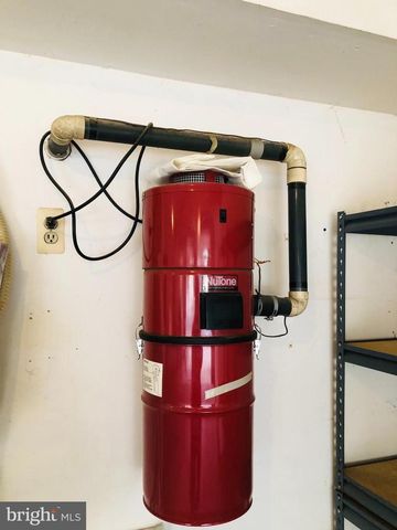 9 CROMWELL CT, Princeton, NJ 08540