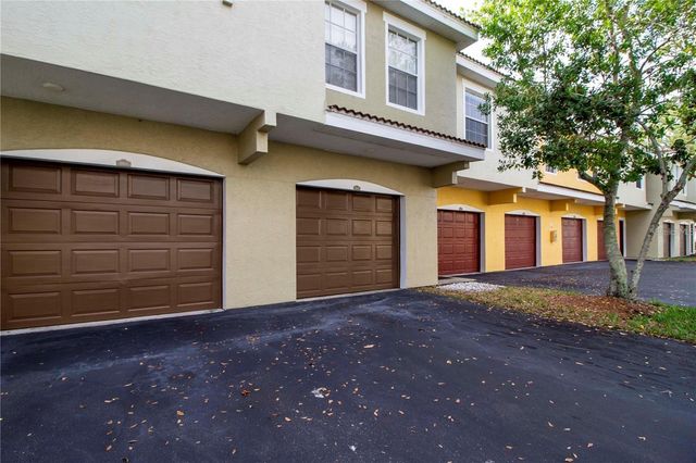 5655 BENTGRASS DRIVE 303, Sarasota, FL 34235