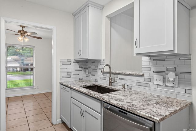 3318 CLEARFIELD DR, San Antonio, TX 78230