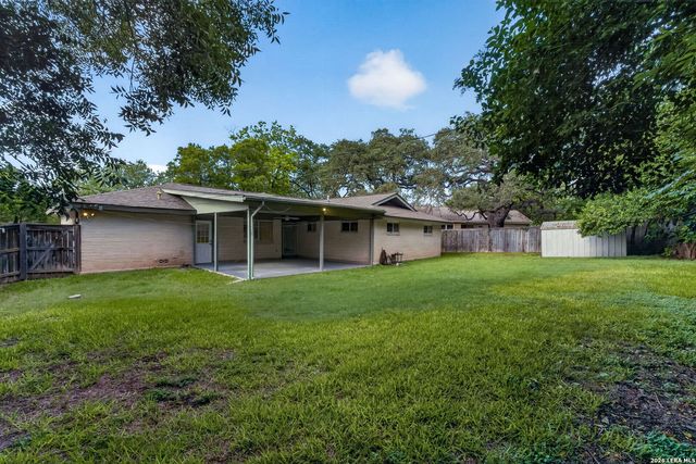 3318 CLEARFIELD DR, San Antonio, TX 78230