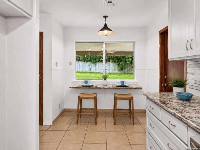 3318 CLEARFIELD DR, San Antonio, TX 78230