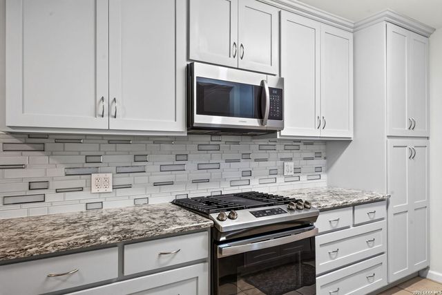 3318 CLEARFIELD DR, San Antonio, TX 78230