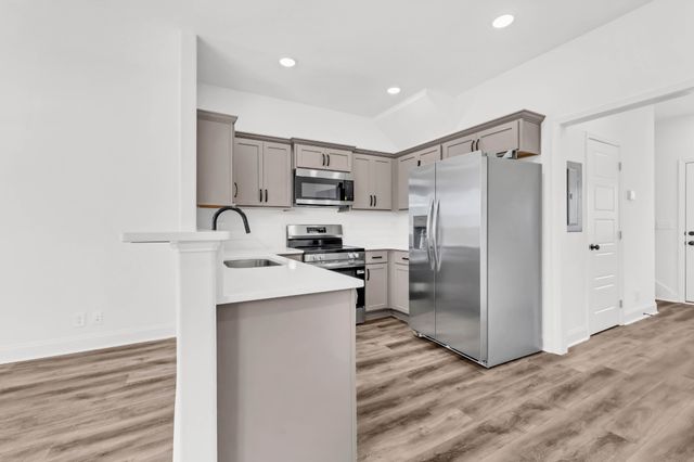 213 Robert St, Clarksville, TN 37040