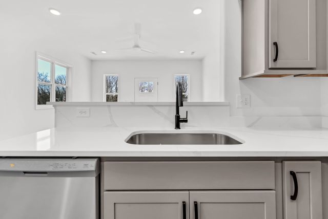 213 Robert St, Clarksville, TN 37040