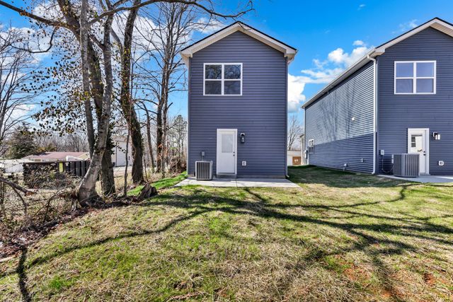 213 Robert St, Clarksville, TN 37040