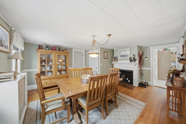 136 Bedford Rd, Woburn, MA 01801
