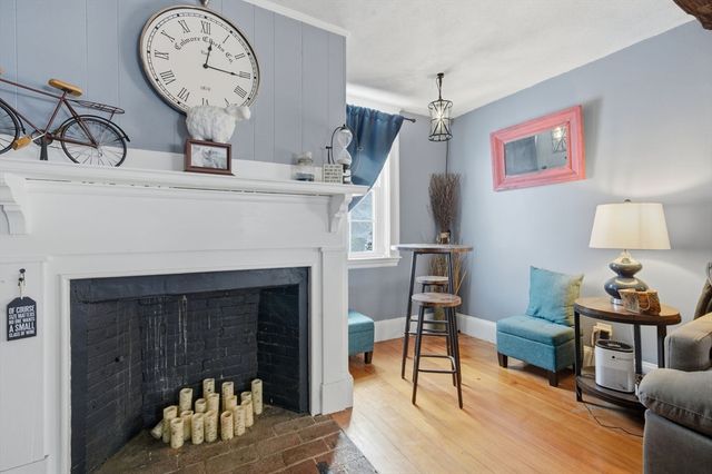 136 Bedford Rd, Woburn, MA 01801