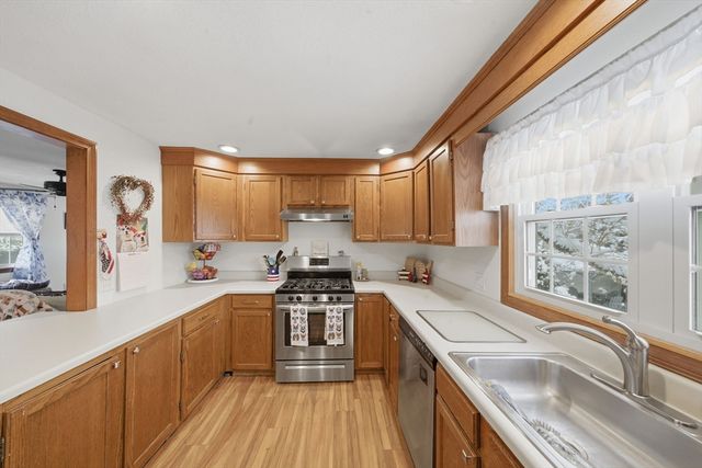 136 Bedford Rd, Woburn, MA 01801