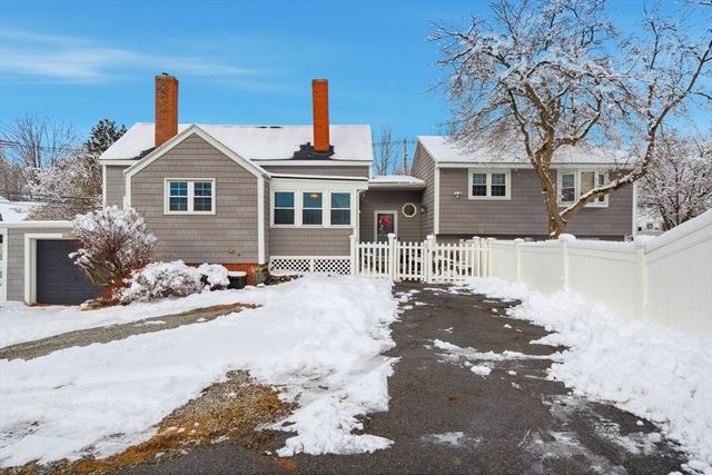 136 Bedford Rd, Woburn, MA 01801