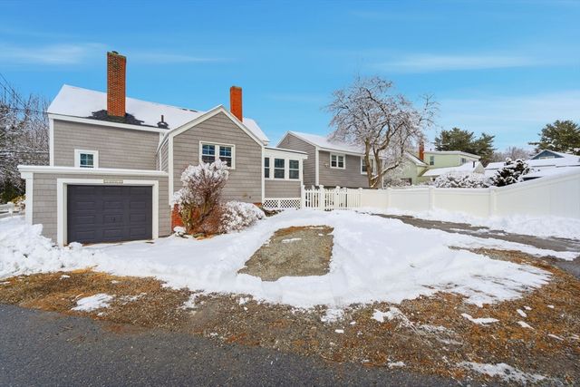 136 Bedford Rd, Woburn, MA 01801