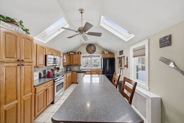 136 Bedford Rd, Woburn, MA 01801