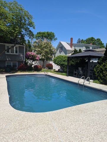 136 Bedford Rd, Woburn, MA 01801