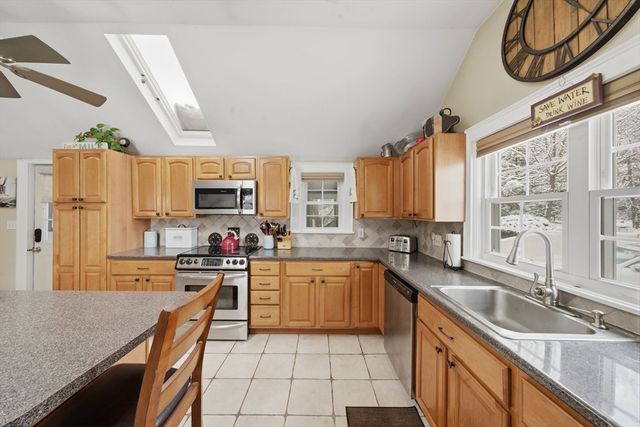 136 Bedford Rd, Woburn, MA 01801