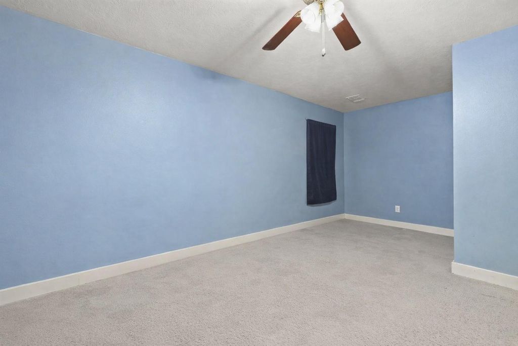 Image 13 of property listing at 17511 Jolly Boat Drive, Crosby, TX 77532