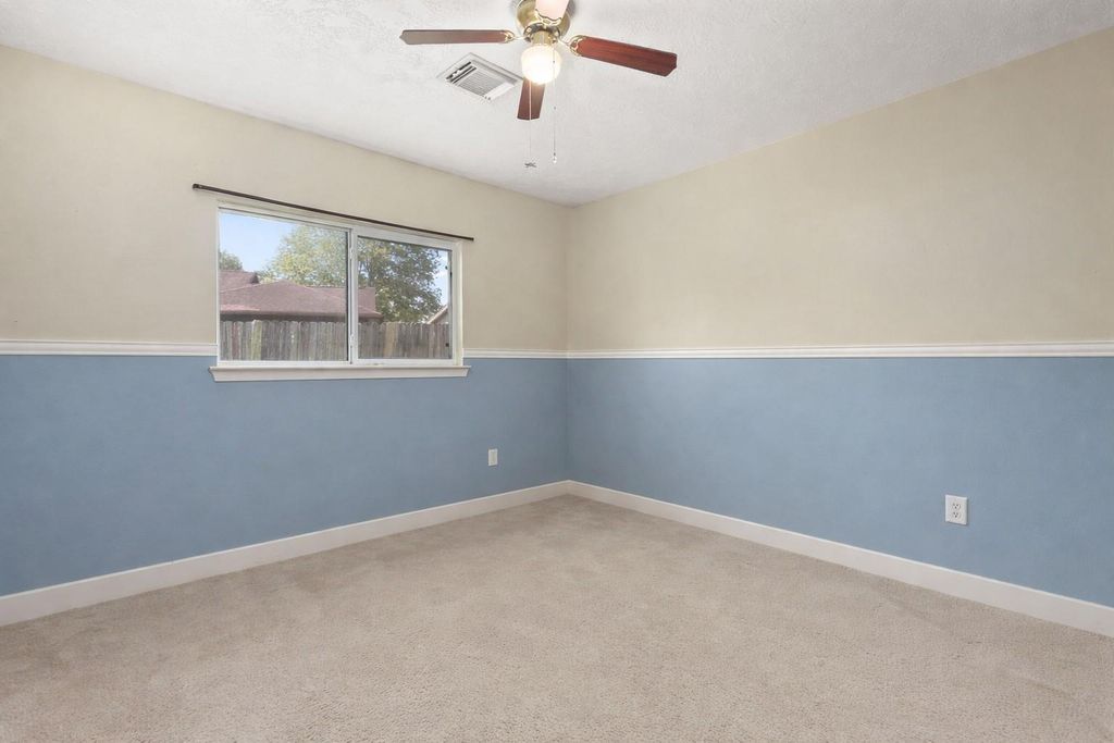 Image 16 of property listing at 17511 Jolly Boat Drive, Crosby, TX 77532