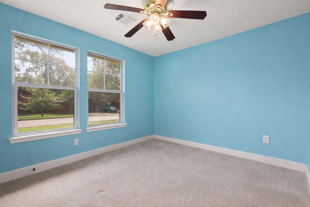 Image 18 of property listing at 17511 Jolly Boat Drive, Crosby, TX 77532