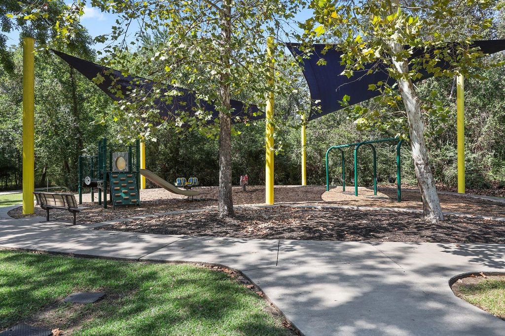 Image 22 of property listing at 17511 Jolly Boat Drive, Crosby, TX 77532