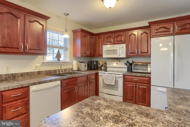 24 GRASSHOPPER CT, Myerstown, PA 17067