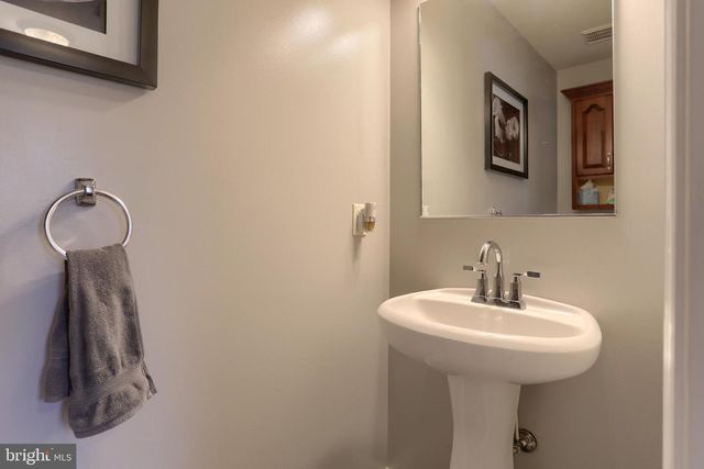 24 GRASSHOPPER CT, Myerstown, PA 17067