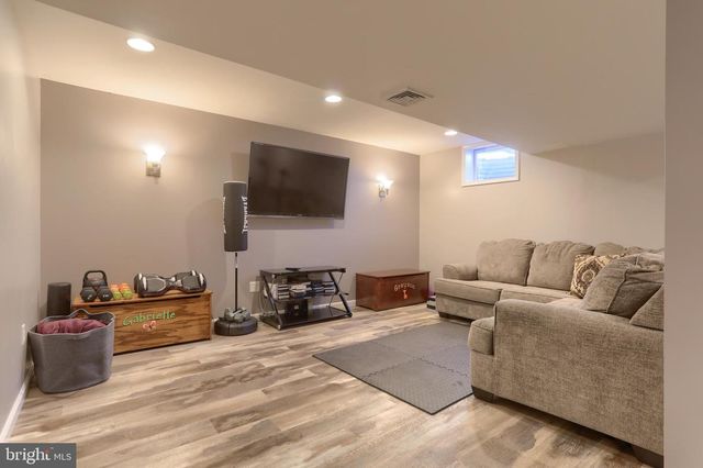 24 GRASSHOPPER CT, Myerstown, PA 17067