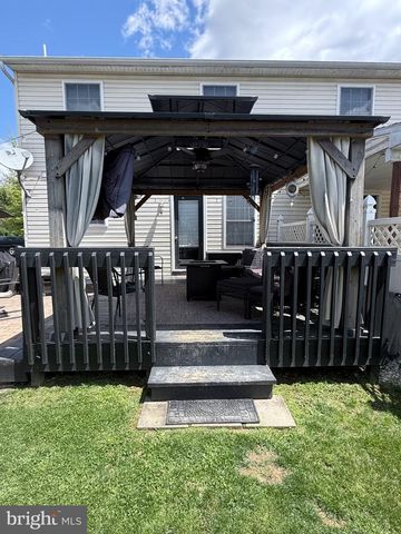 24 GRASSHOPPER CT, Myerstown, PA 17067