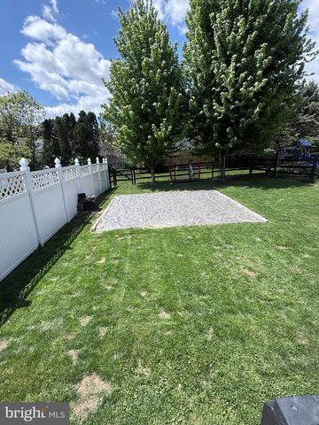 24 GRASSHOPPER CT, Myerstown, PA 17067