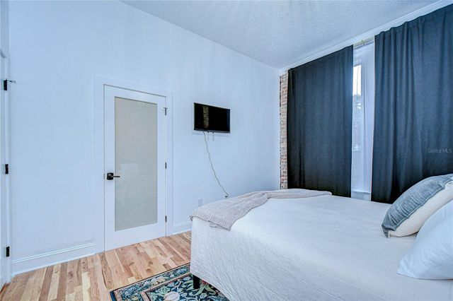 215 CENTRAL AVENUE 2B, St Petersburg, FL 33701